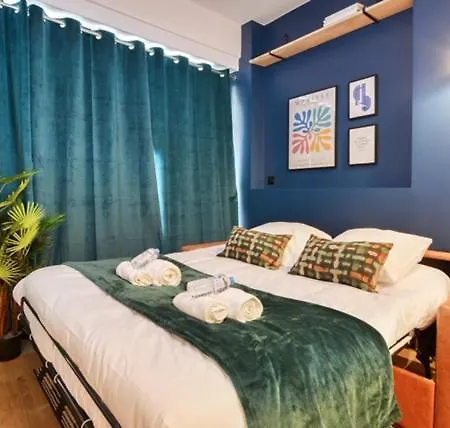 Appart-4Pers-1Chambre-Republique-Gare De L'Est Appartement *