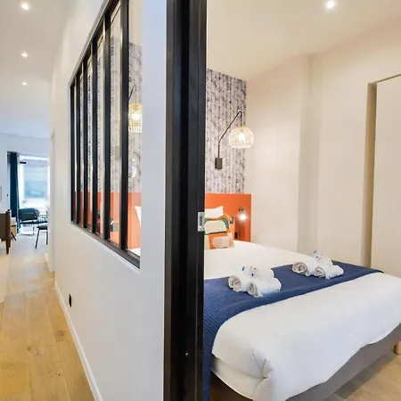 Appart-4Pers-1Chambre-Republique-Gare De L'Est * Parijs